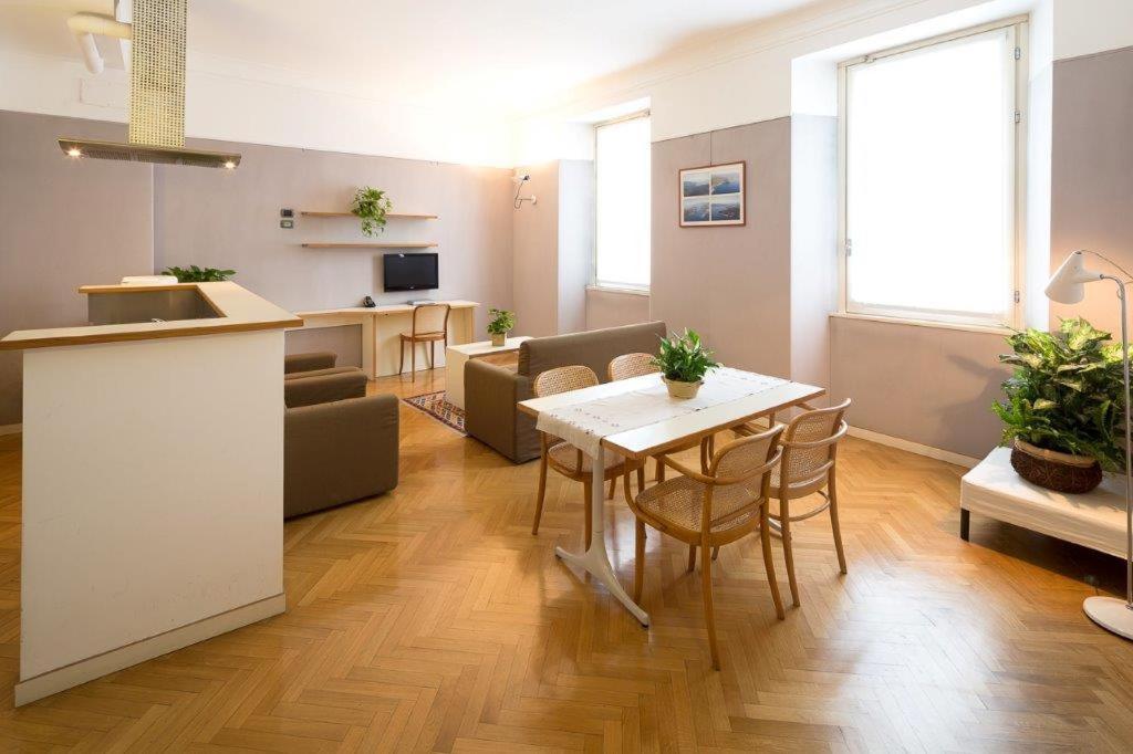 Appartement Borgonuovo Uno Milaan